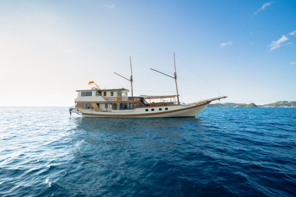 Labuan Bajo Sailing Trip 3 days 2 Nights- Almadira Boat