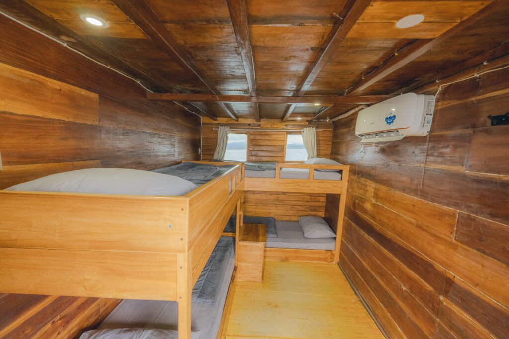 Labuan Bajo Sailing Trip 3 Days 2 Nights - Balaraja Boat