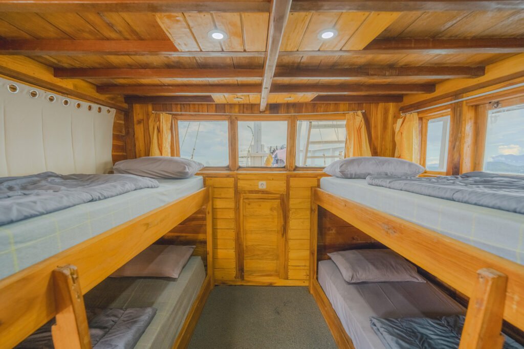 Labuan Bajo Sailing Trip 3 Days 2 Nights - Balaraja Boat
