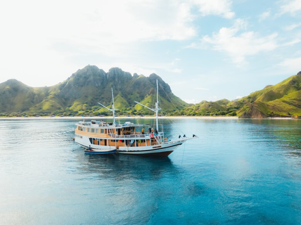Labuan Bajo Sailing Trip 3 Days 2 Nights - Flores Utama