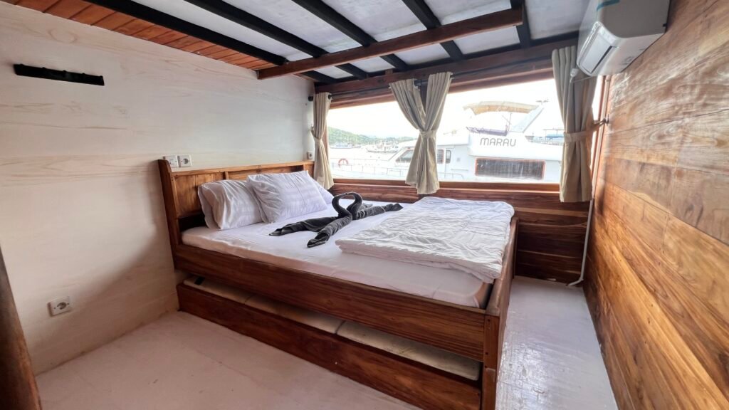 Labuan Bajo Sailing Trip 3 Days 2 Nights - Flores Utama