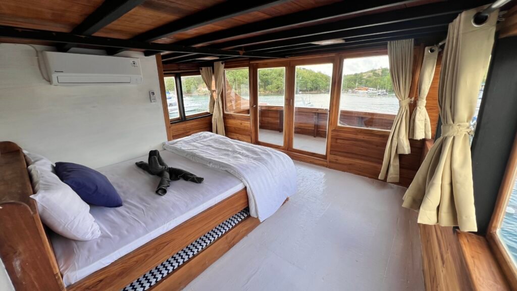 Labuan Bajo Sailing Trip 3 Days 2 Nights - Flores Utama