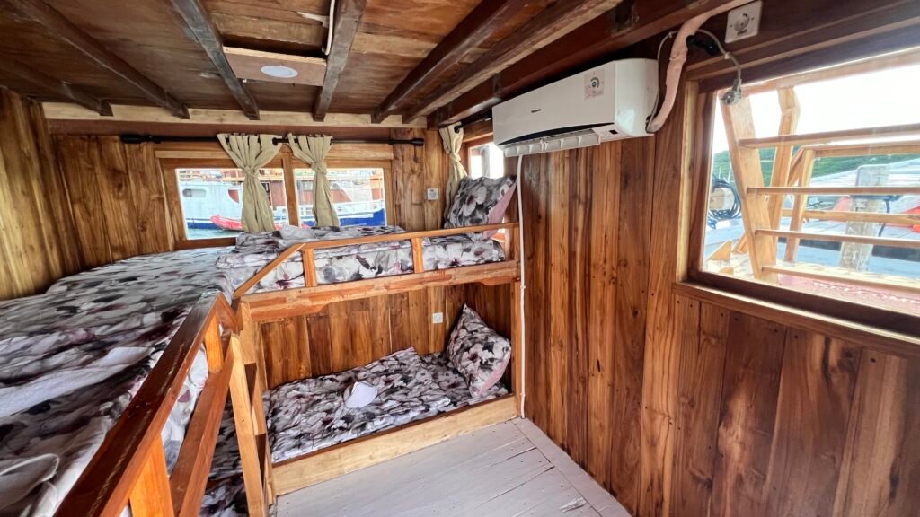 Labuan Bajo Sailing Trip 3 Days 2 Nights - Flores Utama