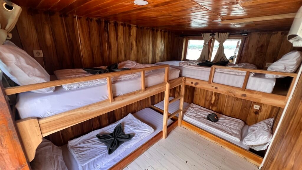 Labuan Bajo Sailing Trip 3 Days 2 Nights - Flores Utama