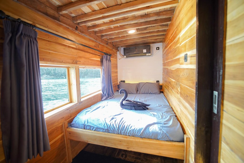 Labuan Bajo Sailing Trip 3 Dyas 2 Nights-Yukai Boat