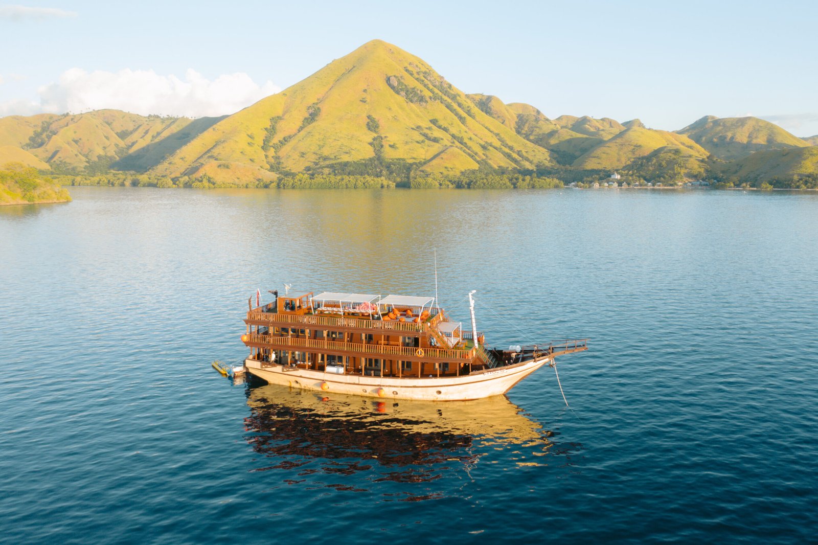 Labuan Bajo Sailing Trip 3 Days 2 nights-Ocean Pro