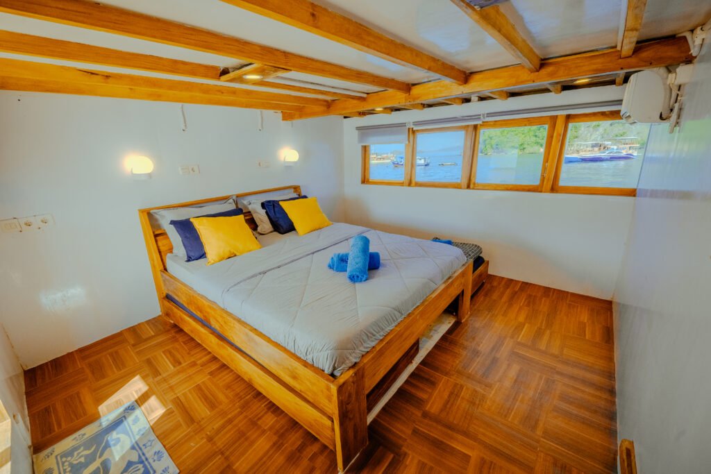 Labuan Bajo Sailing Trip 3 Days 2 Nights - Lamborajo 1