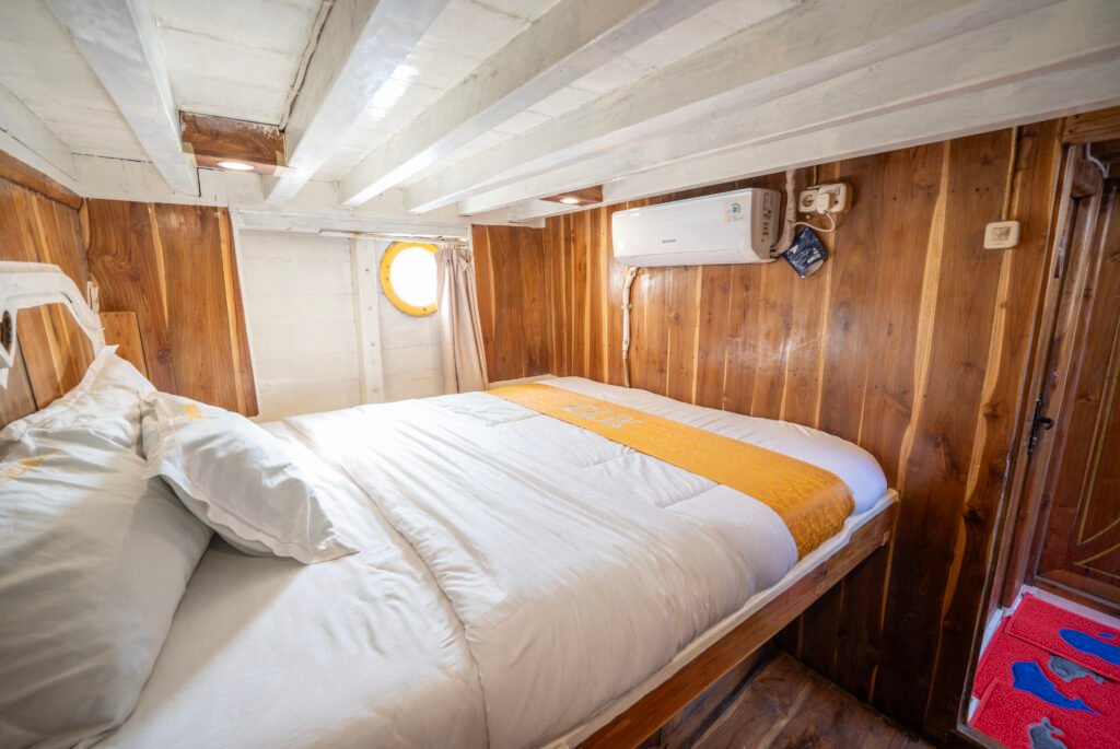 Labuan Bajo Sailing Trip 3 Days 2 Nights - NK Jaya 1