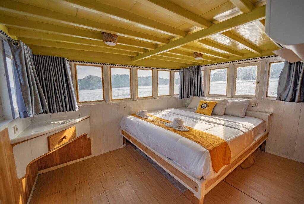 Labuan Bajo Sailing Trip 3 Days 2 Nights - NK Jaya 2