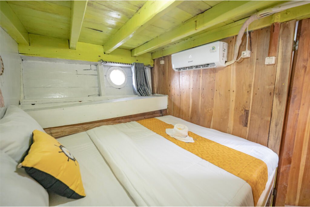 Labuan Bajo Sailing Trip 3 Days 2 Nights - NK Jaya 2