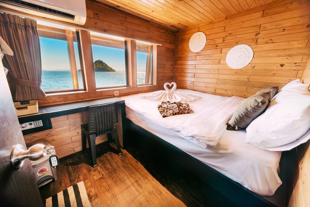 Labuan Bajo Sailing Trip 3 Days 2 nights-Ocean Pro