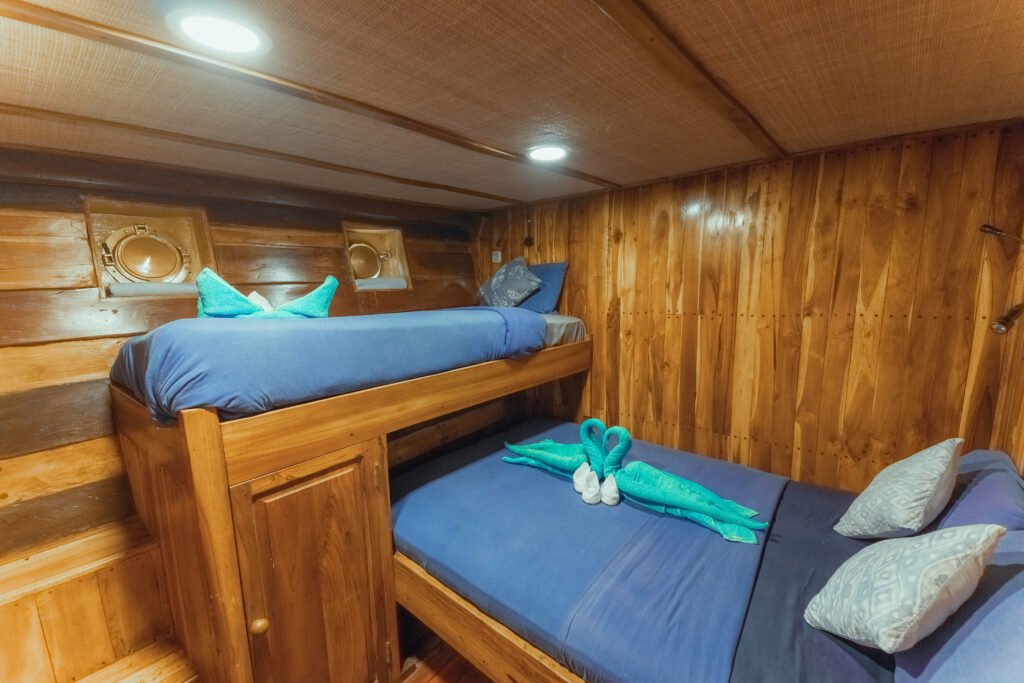 Labuan Bajo Sailing Trip 3 Days 2 Nights - Lamborajo 2