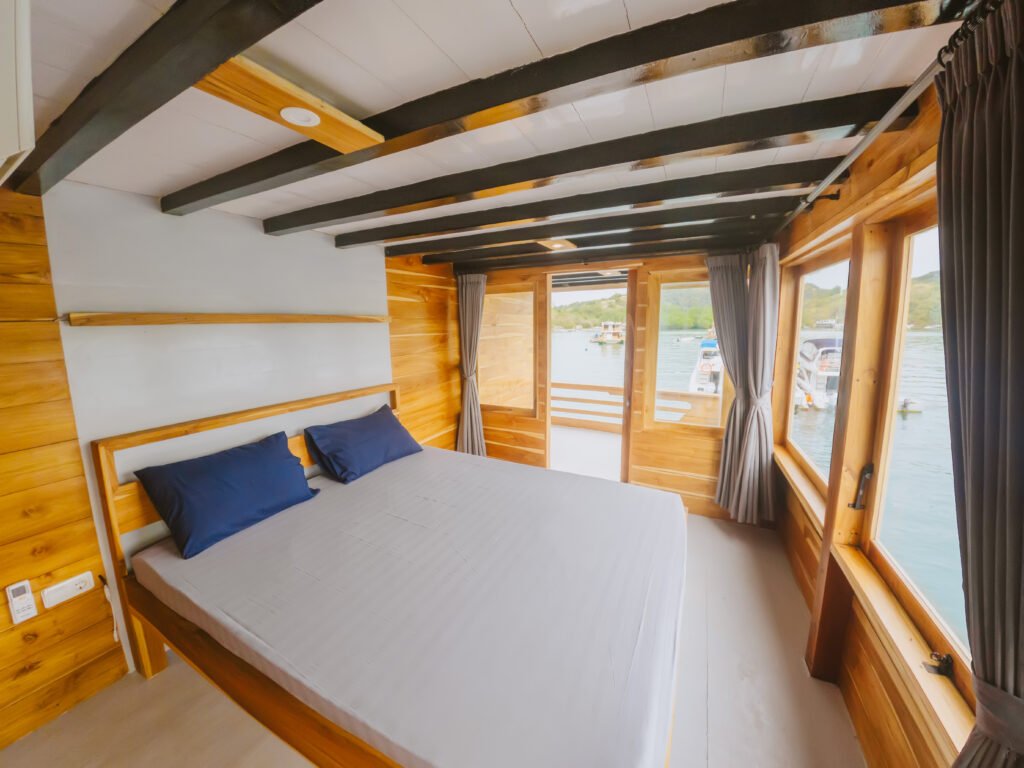 Labuan Bajo Sailing Trip 3 Days 2 Nights - Maheswari Boat