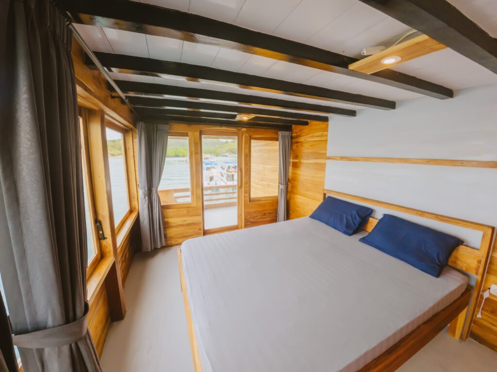 Labuan Bajo Sailing Trip 3 Days 2 Nights - Maheswari Boat