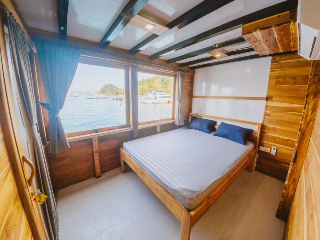 Labuan Bajo Sailing Trip 3 Days 2 Nights - Maheswari Boat
