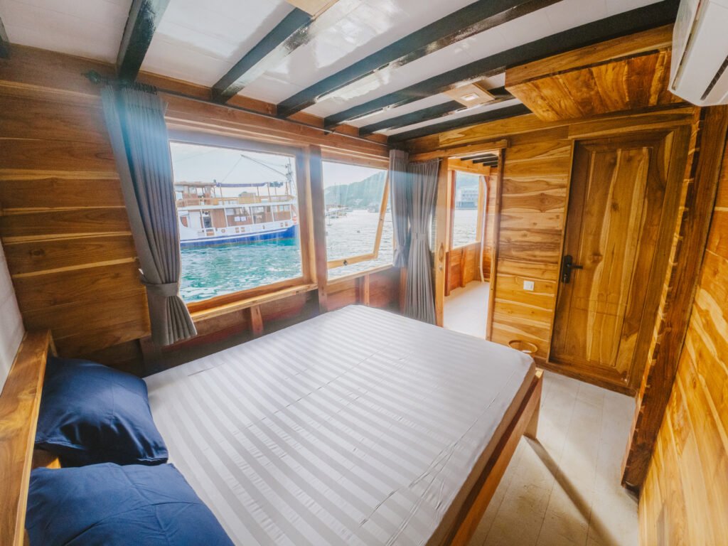 Labuan Bajo Sailing Trip 3 Days 2 Nights - Maheswari Boat