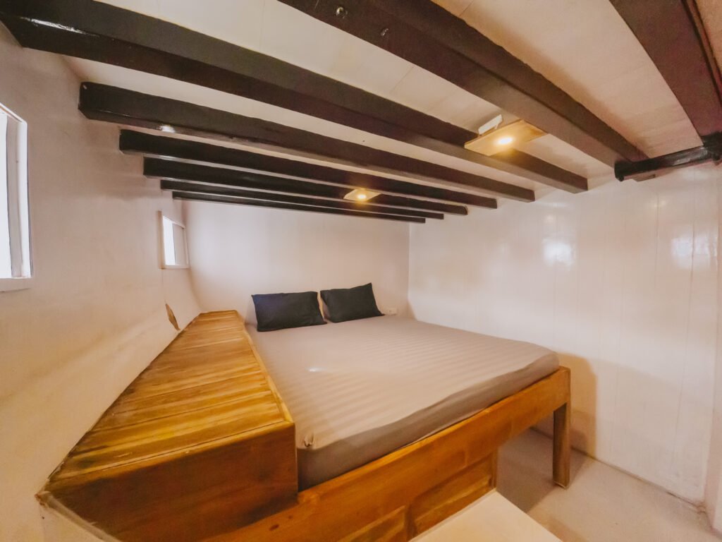 Labuan Bajo Sailing Trip 3 Days 2 Nights - Maheswari Boat